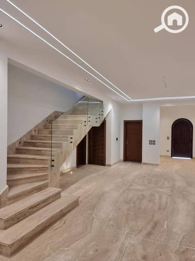 5 Bedroom Villa for Sale in Mokattam, Cairo - 508869679_4220069968212228_2543927675507115436_n. jpg