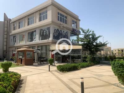 Retail for Sale in Sheikh Zayed, Giza - 1015e87e-8c86-48e2-ab39-fe8d75f68ff8. jpeg