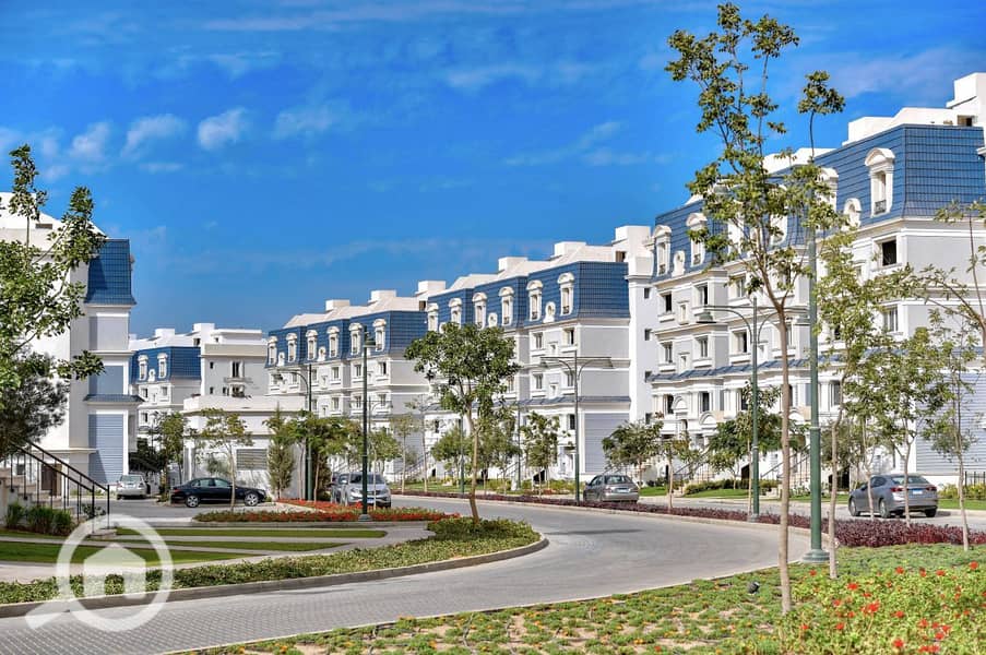 8 Life in Mountain View Hyde Park compound. jpg