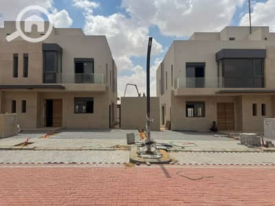 تاون هاوس 4 غرف نوم للبيع في الشيخ زايد، الجيزة - IMG-20250710-WA0397. jpg