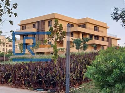 4 Bedroom Flat for Sale in 6th of October, Giza - IMG-20250709-WA0585. jpg