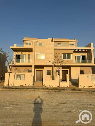 4 Bedroom Townhouse for Sale in 6th of October, Giza - WhatsApp Image 2025-01-18 at 06.50. 37_6ff578a3. jpg