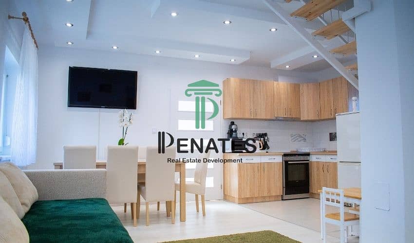 8 blogimage1440780236Duplex-Home-Wooden-Partition. jpg
