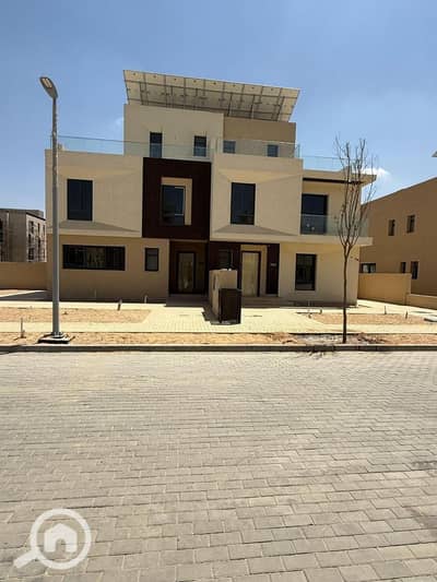 4 Bedroom Townhouse for Sale in Sheikh Zayed, Giza - WhatsApp Image 2025-05-11 at 2.28. 04 PM. jpeg