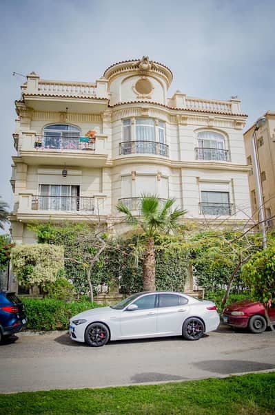 أرض سكنية  للبيع في القاهرة الجديدة، القاهرة - عمارة فاخرة + شقق مفروشة و جاهزة على أرض 600م ، التجمع الخامس