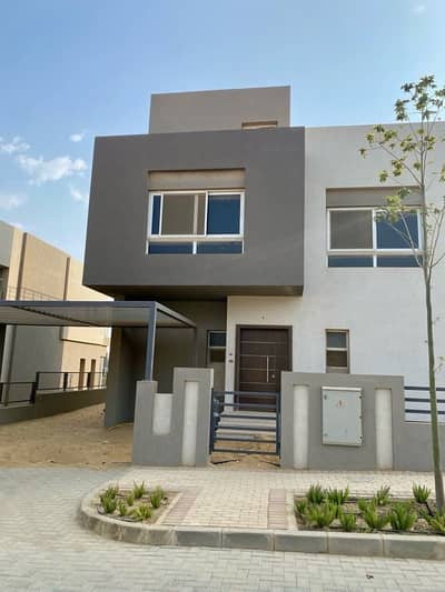 5 Bedroom Villa for Sale in Sheikh Zayed, Giza - Stand Alone Villa FROM OWNER DIRECTLY
