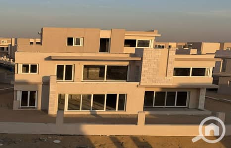 3 Bedroom Townhouse for Sale in 6th of October, Giza - WhatsApp Image 2025-01-15 at 2.50. 42 PM (2)_1400x900. jpg