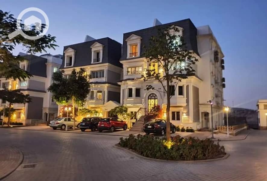 4 تاون-هاوس-للبيع-بمساحة-230-متر-في-ماونتن-فيو-تشيل-أوت-بارك. jpg