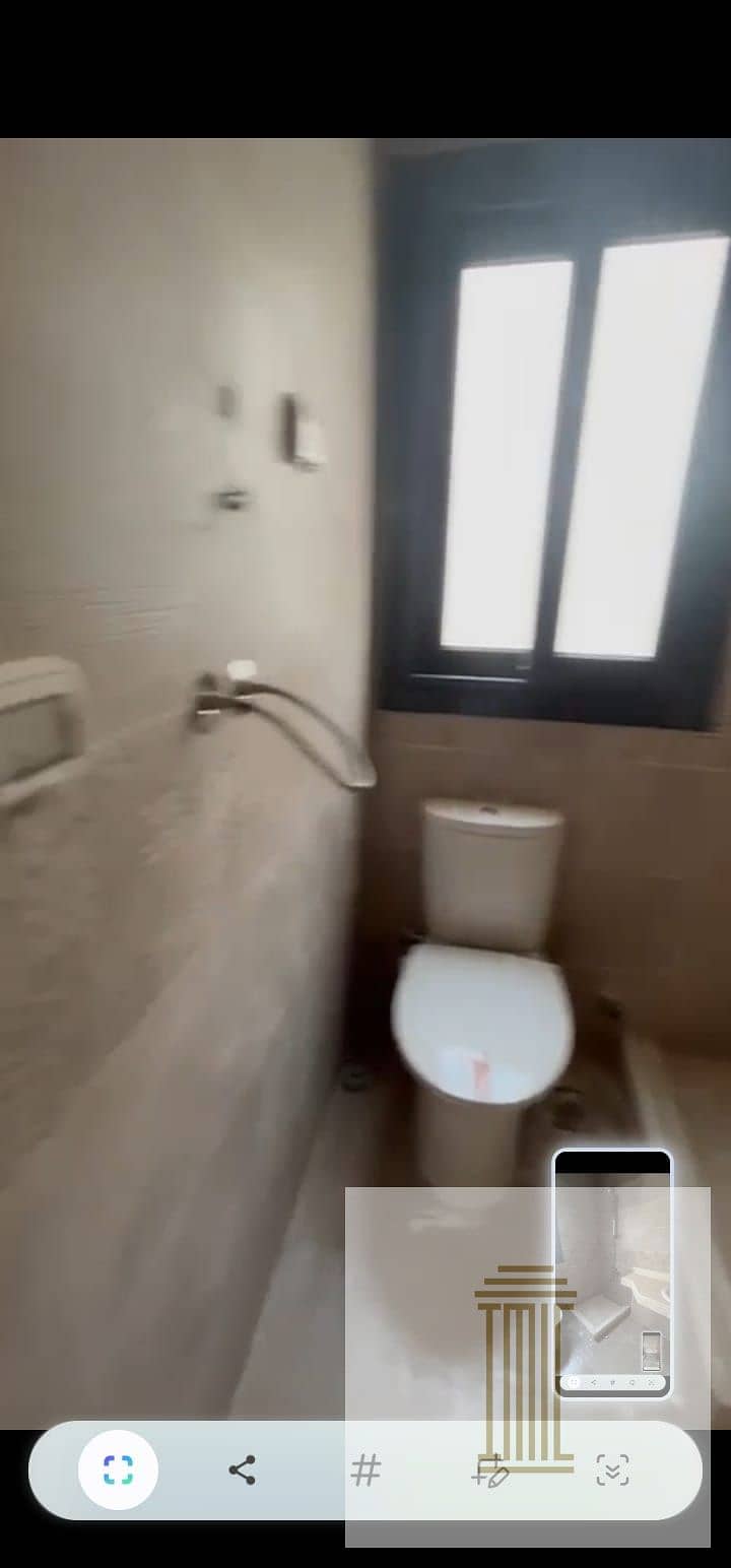 3 5e7df527-eb2c-4760-860d-f454262f27ae. jpeg