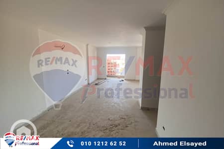 فلیٹ 4 غرف نوم للبيع في محرّم بيك، الإسكندرية - 001. jpg