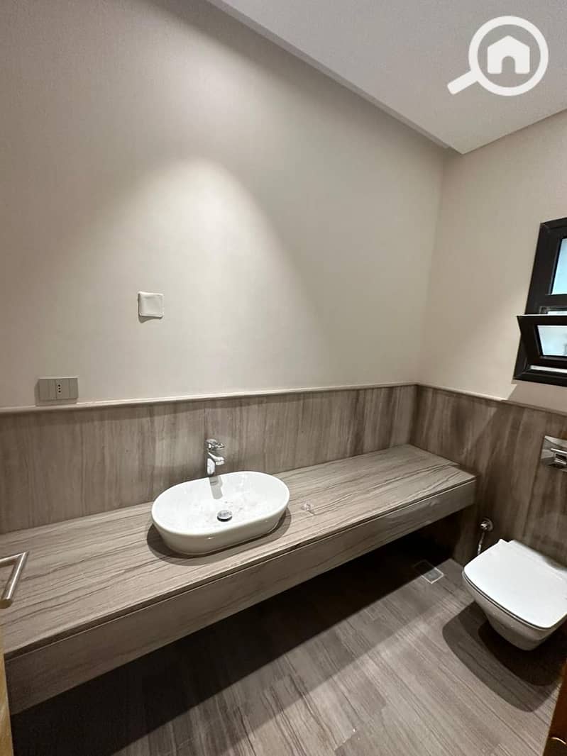 4 Large Toilet - Copy. jpeg
