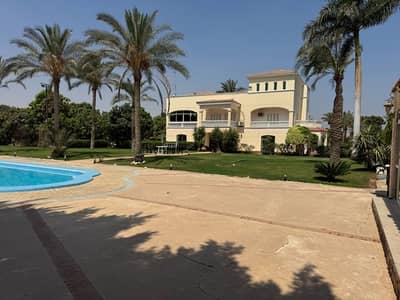 فیلا 5 غرف نوم للبيع في العبور، القاهرة - ڤيلا علي فدان ونصف بجمعيه احمد عرابي