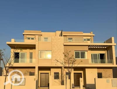 3 Bedroom Townhouse for Sale in 6th of October, Giza - IMG-20250512-WA0198. jpg