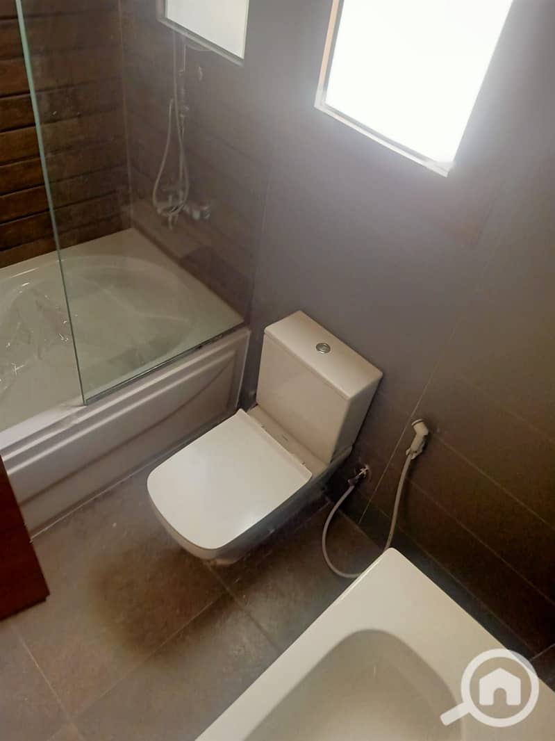 10 75deea3d-160e-4bd3-ac32-bc96ec384b79. jpeg