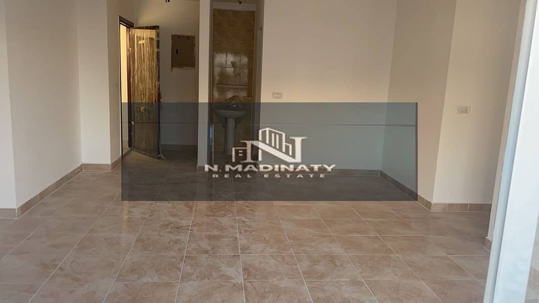 12 bd54ddf1-f472-4063-bfa0-7b7f423aef48. jpg