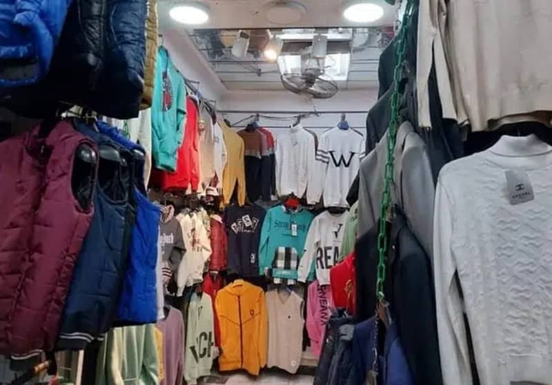 محل للبيع في موقع تجاري ممتاز بشارع المعهد الديني