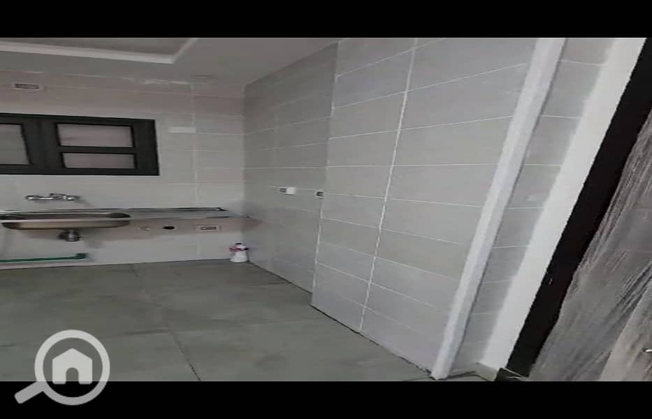 4 0d5685ef-d6bd-49de-a6b2-baef4bd5ed7c. jpeg
