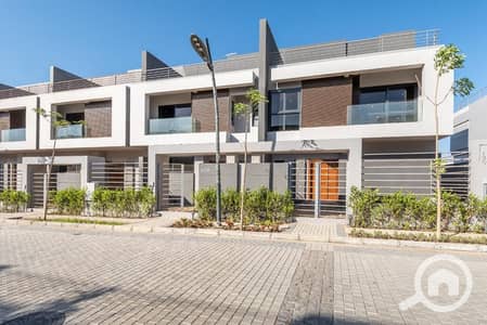 5 Bedroom Villa for Sale in Sheikh Zayed, Giza - f905596c-5dad-445d-ae1c-01a3ace65d42. jpg