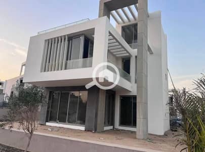 فیلا 5 غرف نوم للبيع في 6 أكتوبر، الجيزة - IMG-20250721-WA0816. jpg