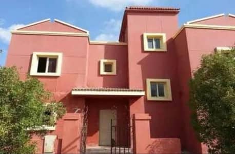 فیلا 4 غرف نوم للبيع في 6 أكتوبر، الجيزة - فيلا متشطبه بحمام سباحه بجولف السلمانيه