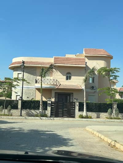 4 Bedroom Villa for Sale in Shorouk City, Cairo - فيلا استاندالون فى أميز مكان بالكمبوند