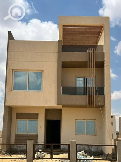 تاون هاوس 4 غرف نوم للبيع في الشيخ زايد، الجيزة - IMG-20250722-WA0198. jpg