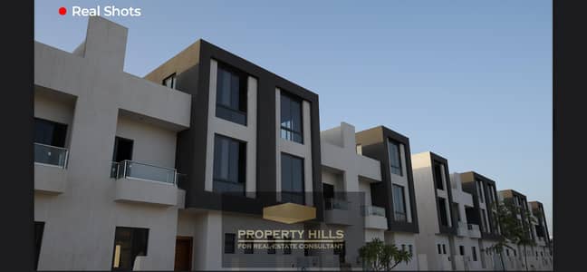 3 Bedroom Townhouse for Sale in Sheikh Zayed, Giza - 70267292-752b-457e-884f-9cae8fd66d82. jpeg