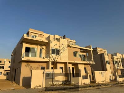 4 Bedroom Townhouse for Sale in 6th of October, Giza - PHOTO-2025-01-16-11-57-00. jpg