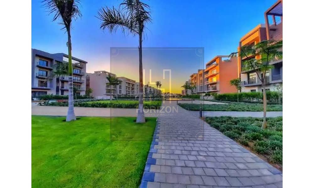 8 Moon residences Fifth Square Al Marasem. jpg