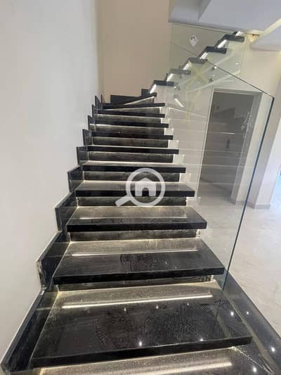 5 Bedroom Duplex for Sale in New Cairo, Cairo - 520706748_122138299880672905_5960799671094834438_n. jpg