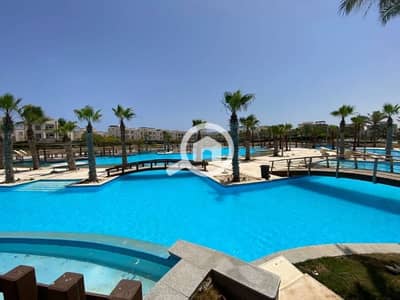 3 Bedroom Chalet for Sale in North Coast, Matruh - بقسط شهري 18 الف بس ثابت لحد 12 سنه هتستلم شاليه متشطب بالكامل 3 غرف