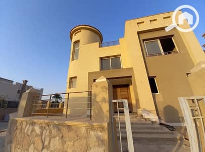 5 Bedroom Villa for Sale in 6th of October, Giza - 2cb3ae5c-f559-4347-bc6c-3aae814a5fe9. jpg