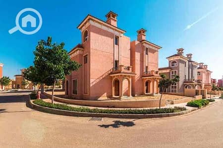 6 Bedroom Villa for Sale in 6th of October, Giza - IMG_6946. jpg