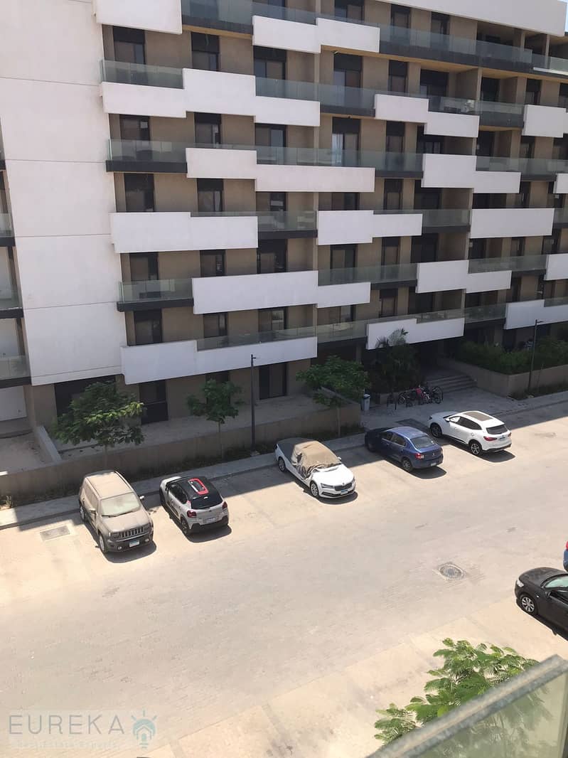 2 09e650fd-af25-4ca9-9cc1-569ddb220158. jpg