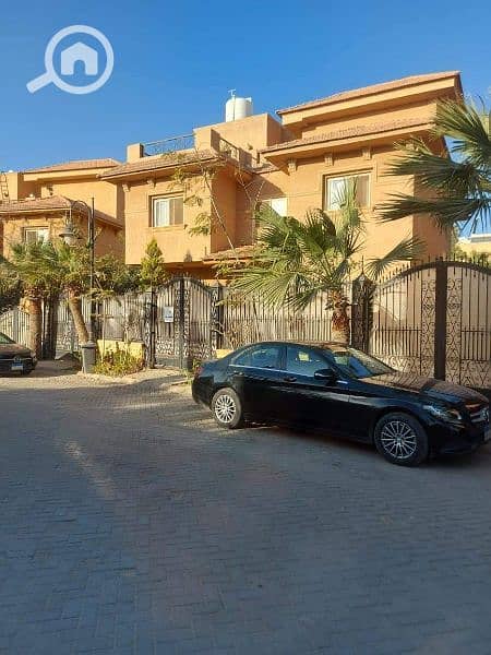 Villa standalone for sale from the owner ready for immediate receipt in Mon Valley 1 on installment