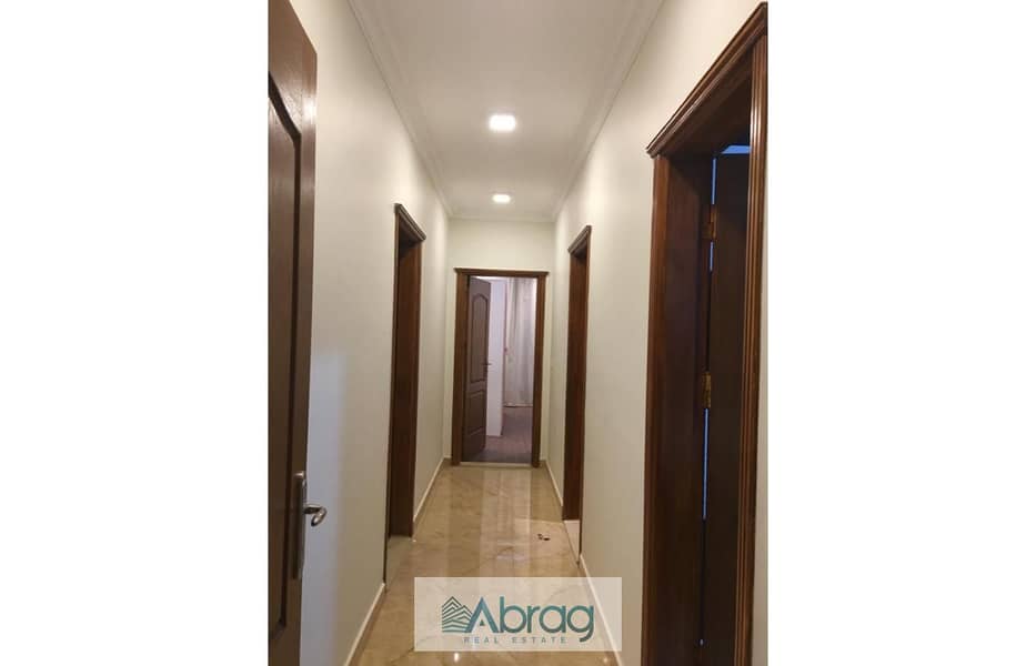 8 bdcc4270-efbe-40c9-b8ad-b9f441435daa. jpg
