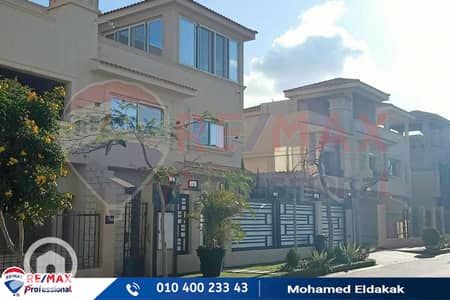 فیلا 4 غرف نوم للبيع في عجمي، الإسكندرية - 01. jpg