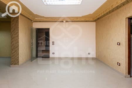 Office for Sale in Gianaclis, Alexandria - (1) IMG_2551. jpg