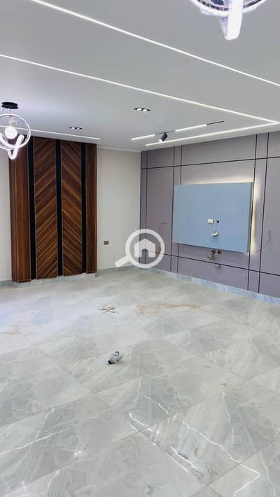 شقة 4 غرف نوم للبيع في 6 أكتوبر، الجيزة - PHOTO-2025-06-12-18-35-53 2. jpg