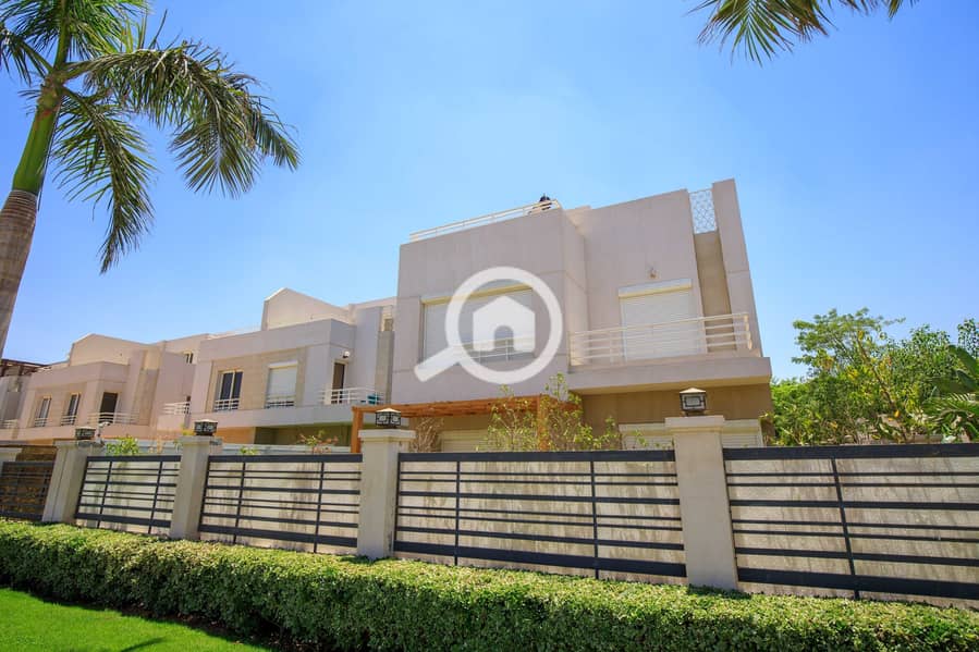 2 Atrio-Compound-Sheikh-Zayed. jpg
