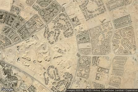 Residential Land for Sale in New Cairo, Cairo - ارض للبيع 770م الحى الثانى بيت الوطن بالتجمع ناصية ممر بحرى من المالك