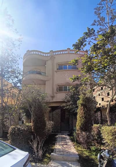 10 Bedroom Villa for Sale in 6th of October, Giza - فيلا لقطة للبيع