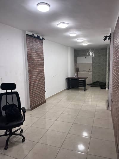Retail for Rent in Glim, Alexandria - محل للإيجار ٢٧م صافي بجليم عالبحررابع عمارة من البحر بدون وسيط