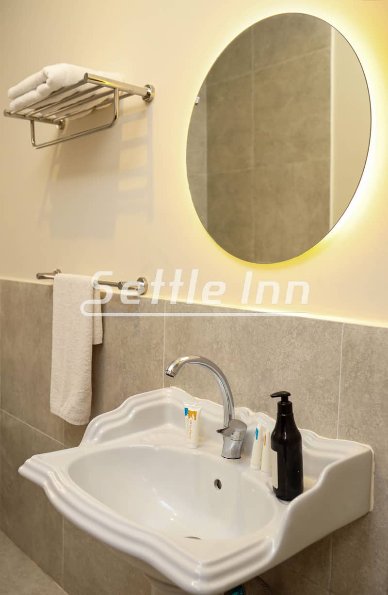 12 0U6A8913 - Copy. jpg