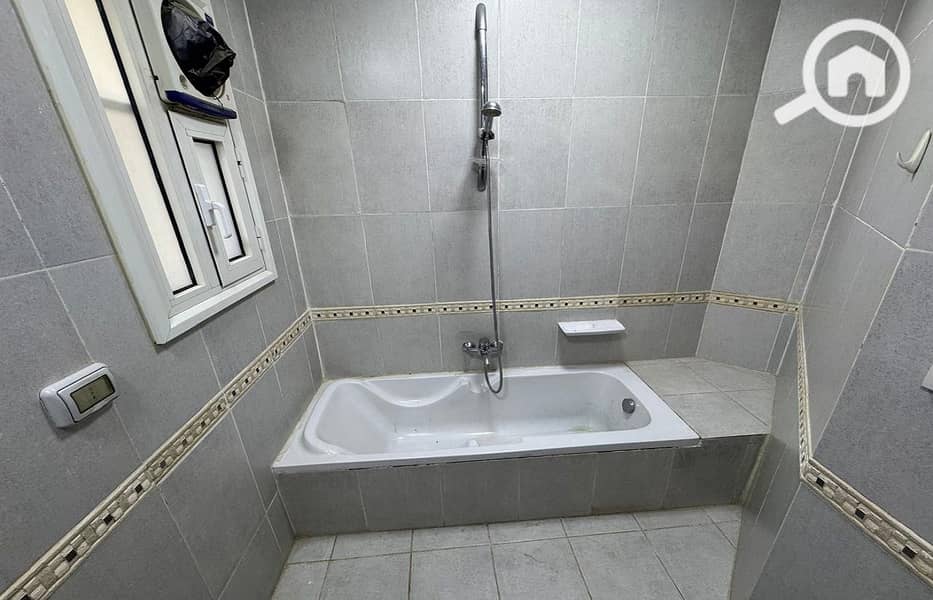 9 b856baf8-10be-457d-9184-7ca2f54fbfd5. jpg