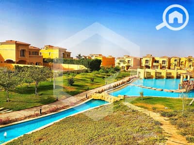 تاون هاوس 4 غرف نوم للبيع في الشيخ زايد، الجيزة - Royal Meadows 1. jpg