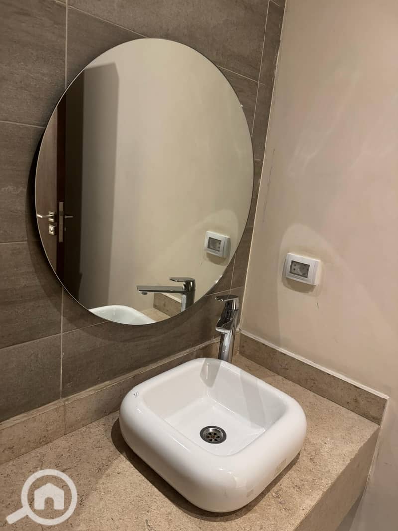 8 4ada4561-8aba-4084-b254-6503e82663d3. jpg