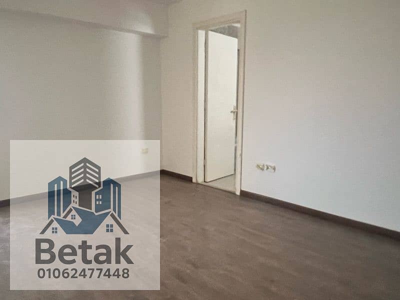 Apartment for rent, 177 sqm, in Sawari Compound – Moharram Bek. First occupancy with an open view.