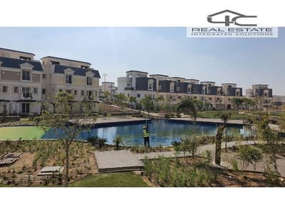4 Bedroom Townhouse for Sale in 6th of October, Giza - 5b6a2c63-6bdf-4cf4-8a24-08215c4069d7. jpg