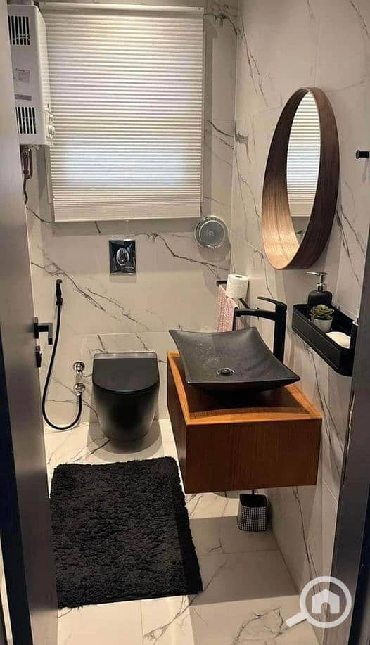7 0 (70). jpg